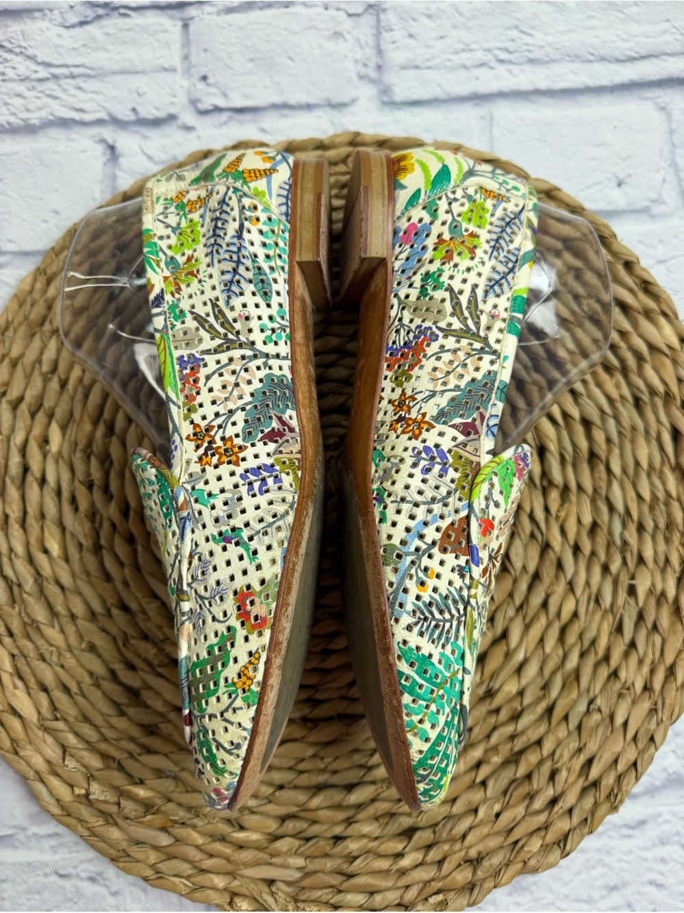 Lalisa Sophia Floral Leather Perforated Loafers in Multicolor. Size 40 - Picture 7 of 10